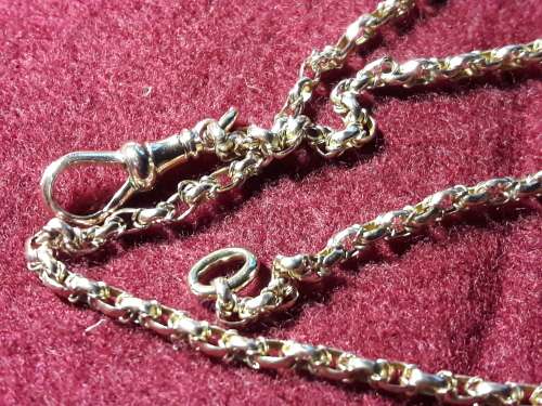 LOVELY LONG 9 CT GENUINE SOLID GOLD NECKLACE IN VERY GOOD CONDITION [9,9 g]