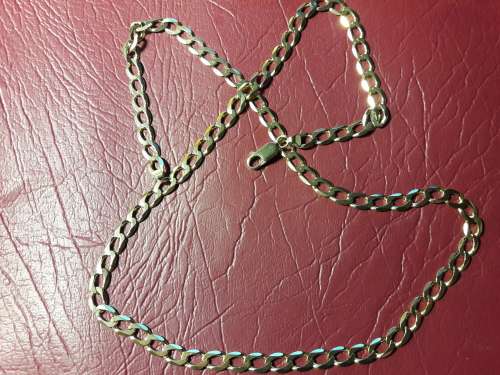 LOVELY 9 CT SOLID GENUINE GOLD NECKLACE WITH ITALIAN CLASP IN PRISTINE CONDITION
