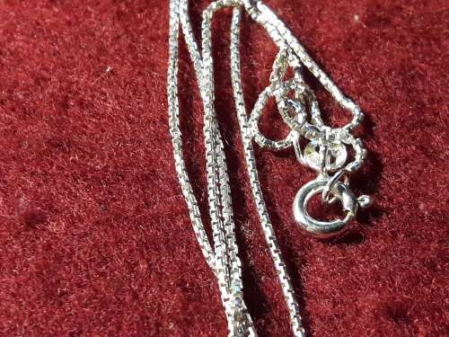 LOVELY SOLID GENUINE STERLING SILVER BOX NECKLACE