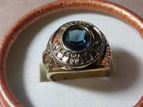 RING WITH STONE.