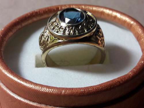 RING WITH STONE.