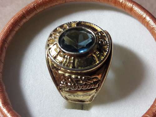 RING WITH STONE.