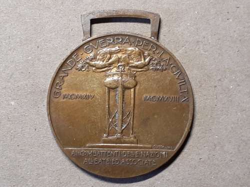 Italy WW1 Medal Victory Interallied 1914 1918 Decoration Service [36 Euro's on Ebay]