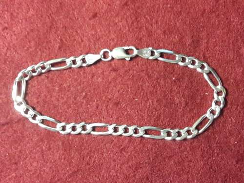 LOVELY SOLID GENUINE STERLING SILVER BRACELET WITH ITALIAN CLASP IN PERFECT CONDITION
