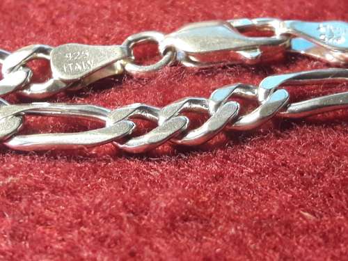 LOVELY SOLID GENUINE STERLING SILVER BRACELET WITH ITALIAN CLASP IN PERFECT CONDITION