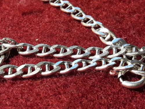LOVELY GENUINE SOLID STERLING SILVER NECKLACE IN EXCELLENT CONDITION