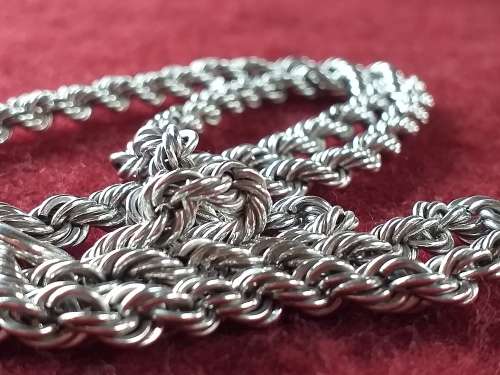 LOVELY GENUINE SOLID STERLING SILVER ROPE NECKLACE IN EXCELLENT CONDITION