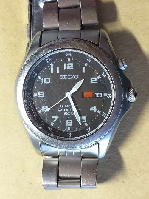 SEIKO  KINETIC MENS WATCH [Working occasionaly but selling as not working]