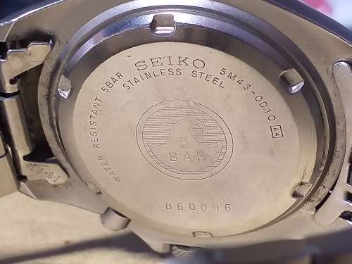 SEIKO  KINETIC MENS WATCH [Working occasionaly but selling as not working]