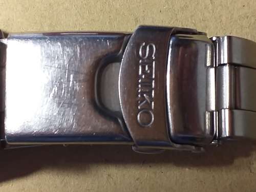SEIKO  KINETIC MENS WATCH [Working occasionaly but selling as not working]