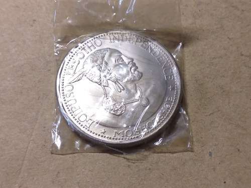 Lesotho 50 Licente 1966 UNC SILVER [17500 Mintage][Rare] In original grease packaging from mint.
