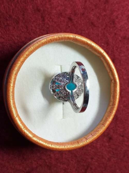 LOVELY GENUINE SOLID STERLING SILVER RING [Missing one claw on stone]
