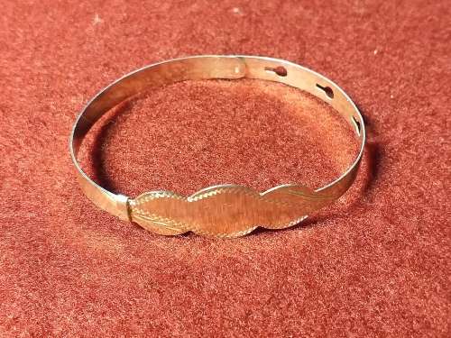LOVELY GENUINE SOLID STERLING SILVER ADJUSTABLE BANGLE.