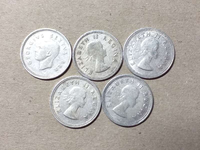 A LOT OF 5 SA UNION SILVER THREEPENCE [Different dates]