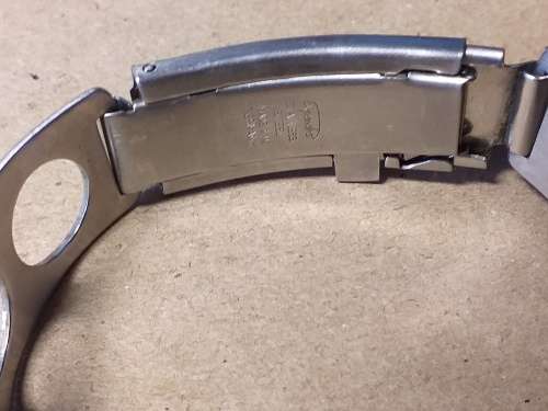 BENTLEY VINTAGE WOMEN'S WATCH IN WORKING CONDITION [Please give attention to description]