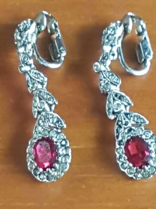 LOVELY EARRINGS IN EXCELLENT CONDITION