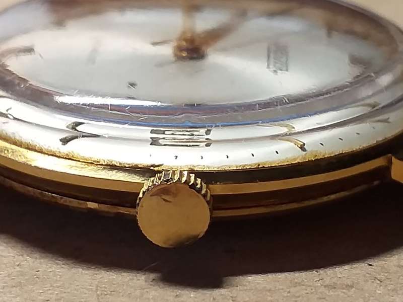 LOVELY VINTAGE GENUINE 18 ct GOLD JAEGER MENS WATCH WITH LEATHER STRAP IN GOOD WORKING ORDER