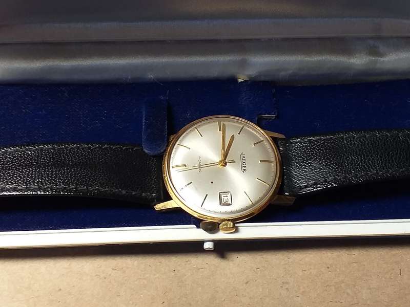 LOVELY VINTAGE GENUINE 18 ct GOLD JAEGER MENS WATCH WITH LEATHER STRAP IN GOOD WORKING ORDER