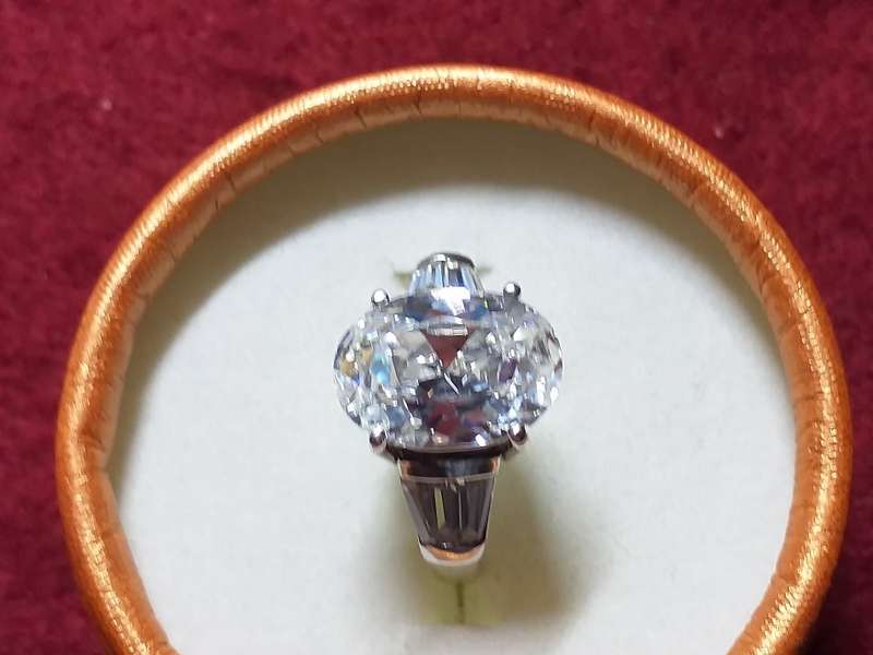 LOVELY GENUINE SOLID STERLING SILVER RING WITH BIG STONE IN VERY GOOD CONDITION.