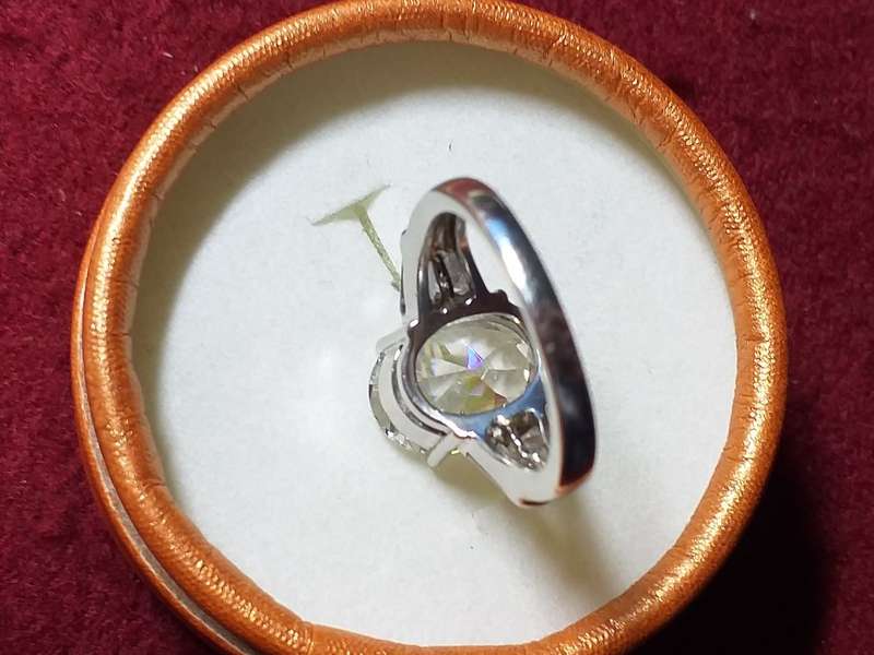 LOVELY GENUINE SOLID STERLING SILVER RING WITH BIG STONE IN VERY GOOD CONDITION.