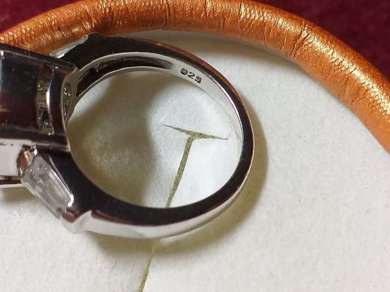 LOVELY GENUINE SOLID STERLING SILVER RING WITH BIG STONE IN VERY GOOD CONDITION.