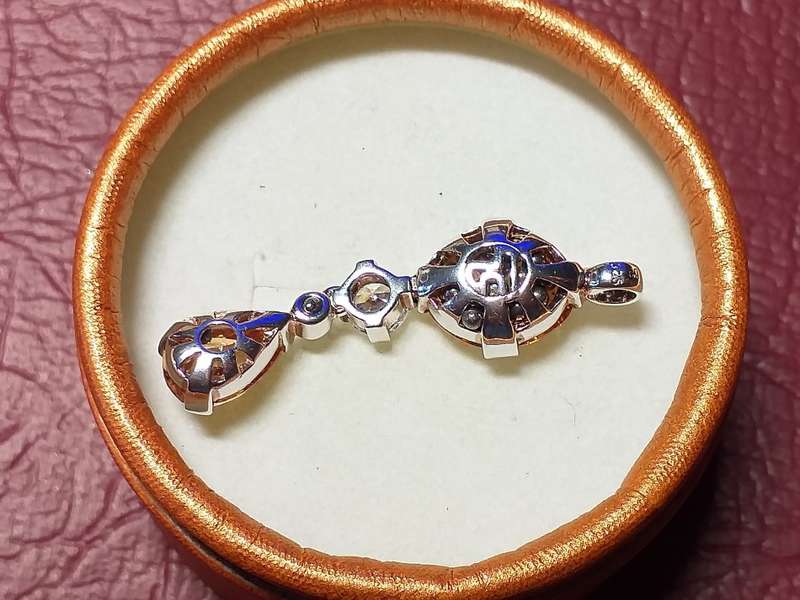 LOVELY GENUINE SOLID STERLING SILVER PENDANT WITH 4 BEAUTIFUL STONES IN EXCELLENT CONDITION