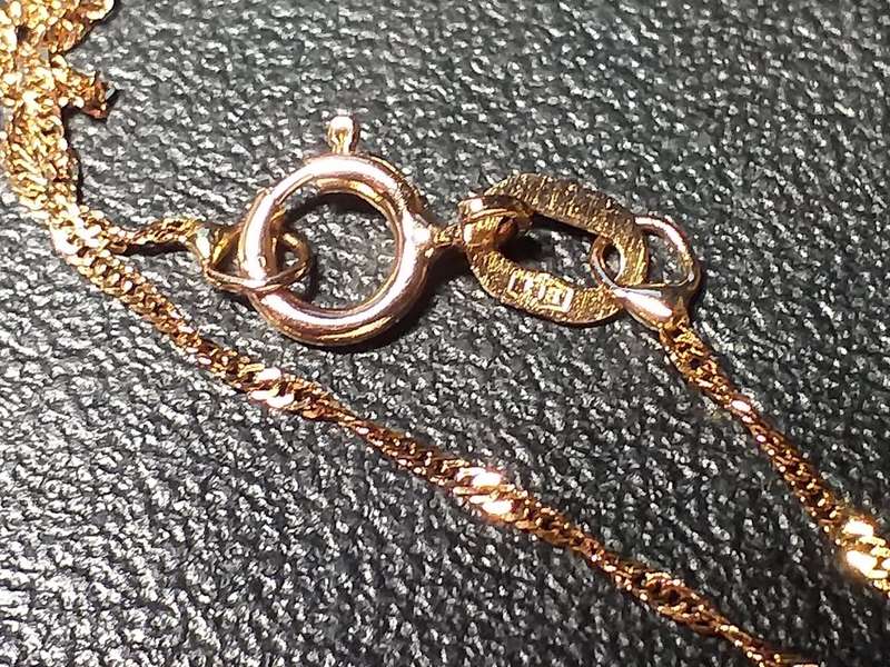 LOVELY SOLID GENUINE 9 ct GOLD NECKLACE IN EXCELLENT CONDITION