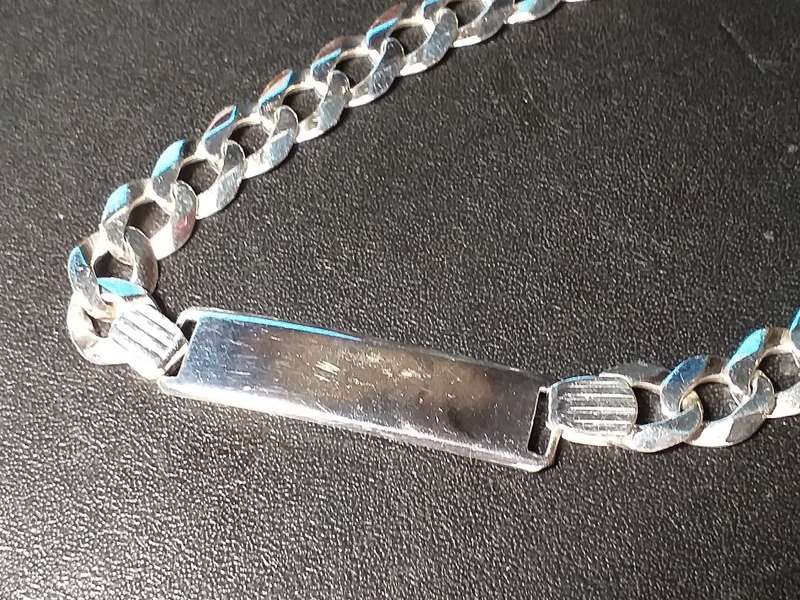 LOVELY SOLID GENUINE STERLING SILVER NAME BRACELET IN VERY GOOD CONDITION