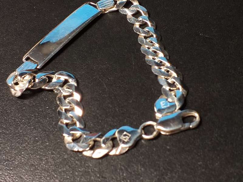 LOVELY SOLID GENUINE STERLING SILVER NAME BRACELET IN VERY GOOD CONDITION