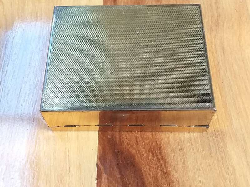 SMALL METAL BOX WITH WOODEN LINING [11,5 cm x 9 cm x 37 cm]