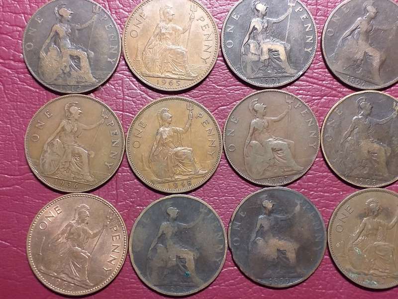30 x BRITISH PENNIES [Bid per coin to take all]
