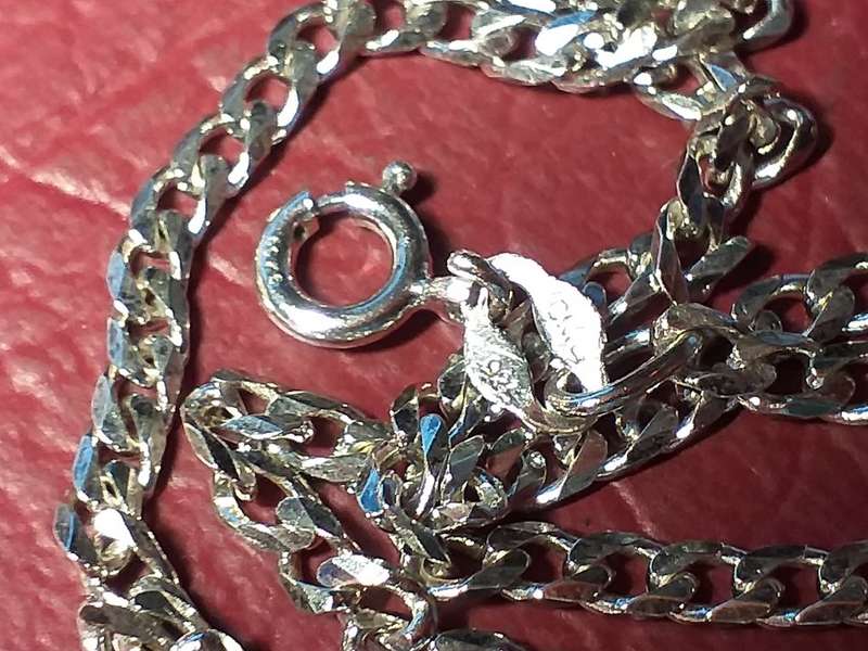 LOVELY GENUINE SOLID STERLING SILVER NECKLACE IN EXCELLENT CONDITION  [7,4 g]