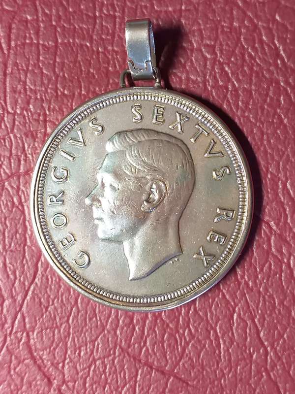 1948 SA UNION SILVER 5 SHILLINGS SET IN STERLING SILVER [30,5 g]