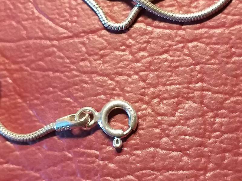 LOVELY GENUINE SOLID STERLING SILVER  SNAKE NECKLACE IN GOOD CONDITION [47 cm]