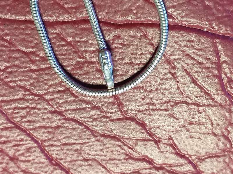 LOVELY GENUINE SOLID STERLING SILVER  SNAKE NECKLACE IN GOOD CONDITION [47 cm]