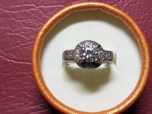 LOVELY GENUINE SOLID STERLING SILVER RING IN VERY GOOD CONDITION