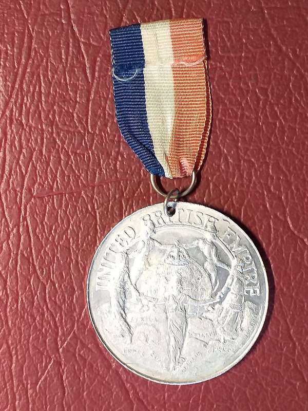 12 TH MAY 1937 A King George VI And Queen Elizabeth "United British Empire" Coronation Medal