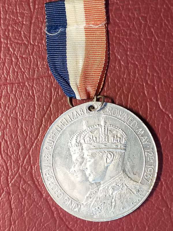 12 TH MAY 1937 A King George VI And Queen Elizabeth "United British Empire" Coronation Medal