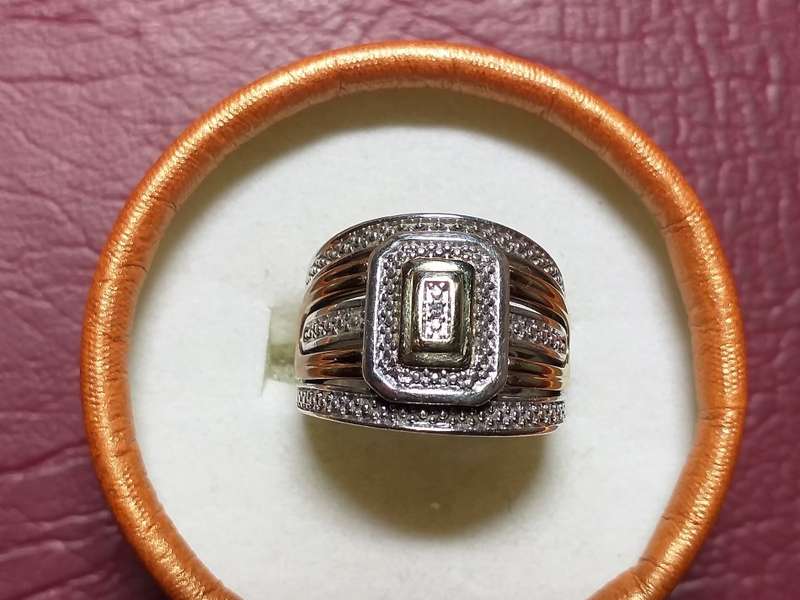 LOVELY GENUINE SOLID STERLING SILVER RING WITH 9 ct GOLD INLAYS