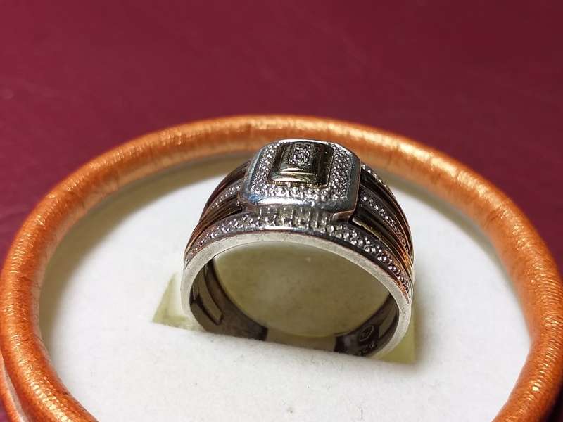 LOVELY GENUINE SOLID STERLING SILVER RING WITH 9 ct GOLD INLAYS