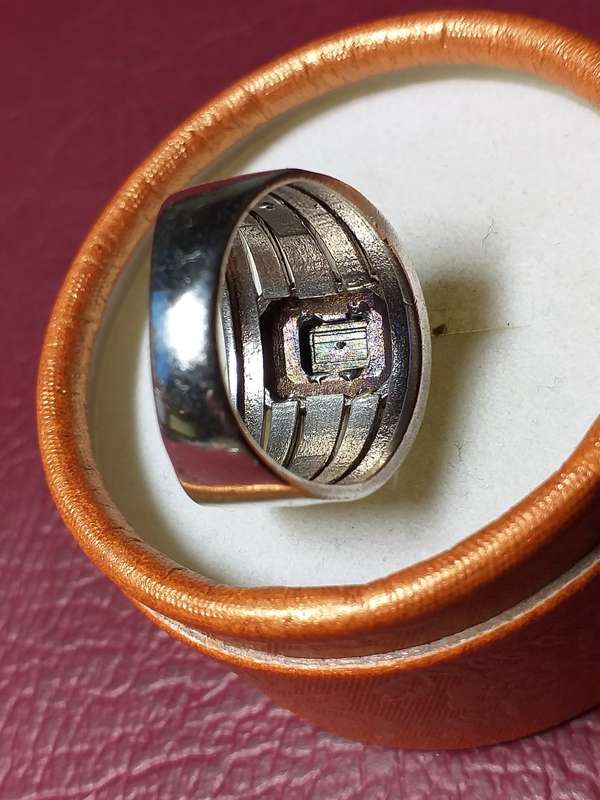 LOVELY GENUINE SOLID STERLING SILVER RING WITH 9 ct GOLD INLAYS
