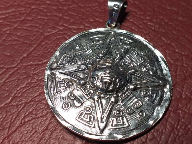LOVELY GENUINE SOLID STERLING SILVER PENDANT IN EXCELLENT CONDITION