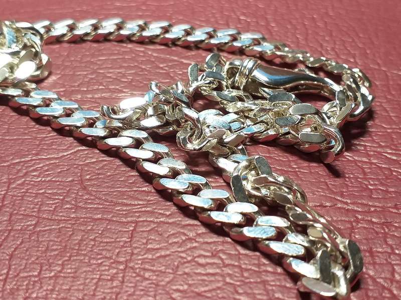 LOVELY GENUINE SOLID STERLING SILVER NECKLACE. EXCELLENT CONDITION [47 g] - A RELIST OF NON PAYMENT