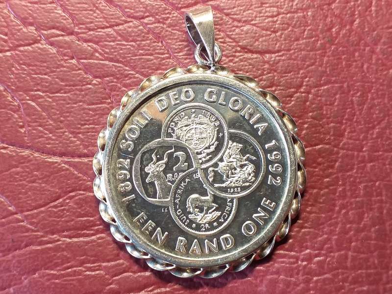 1992 RSA STERLING SILVER ONE RAND SET IN STERLING SILVER - [18,4 g]