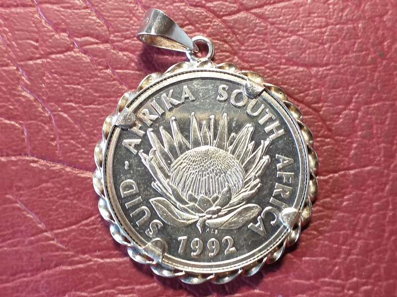 1992 RSA STERLING SILVER ONE RAND SET IN STERLING SILVER - [18,4 g]