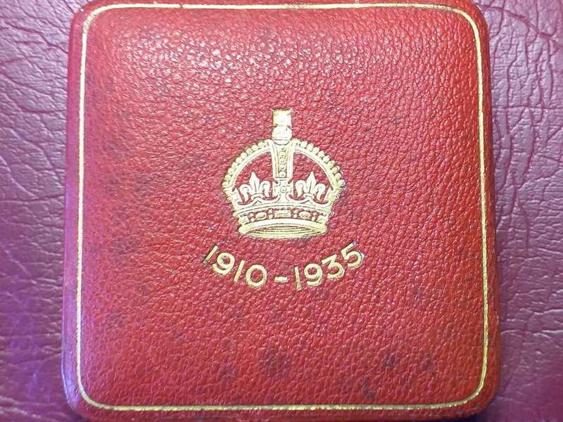 OFFICIAL 1910 - 1935 LARGE STERLING SILVER JUBILEE MEDAL in original box. - RARE