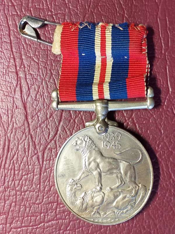 War Medal 1939-1945  -  M15395  A. JOHNSON