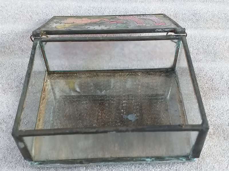 LITTLE LEAD GLASS BOX IN GOOD CONDITION - [80 mm x 60 mm x 33 mm]