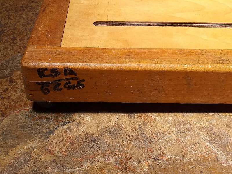 VINTAGE GOVERNMENT GUILLOTINE CUTTER IN VERY GOOD WORKING ORDER - [Shipping R110]