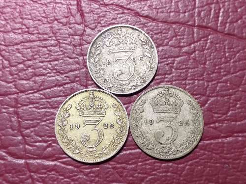 3 x BRITISH STERLING SILVER THREEPENCES - [Bid per coin to take all]